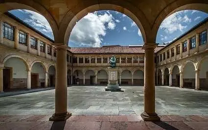 
          Finding Funding for a Master’s Program in Spain
  
