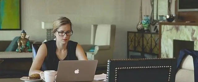 
          Working as a researcher in a company vs university: Social Sciences
  